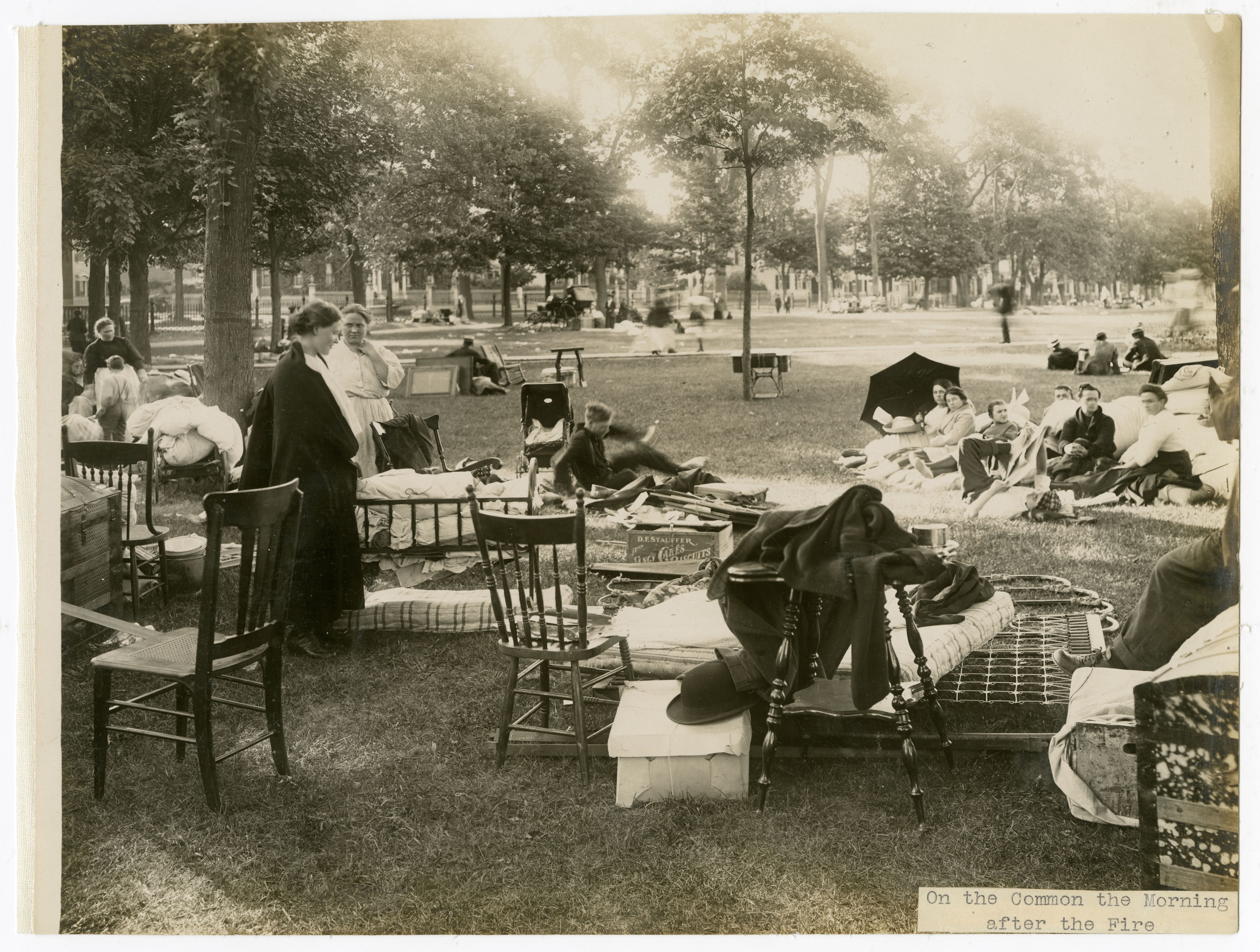 Refugees on Salem Common the morning after the fire