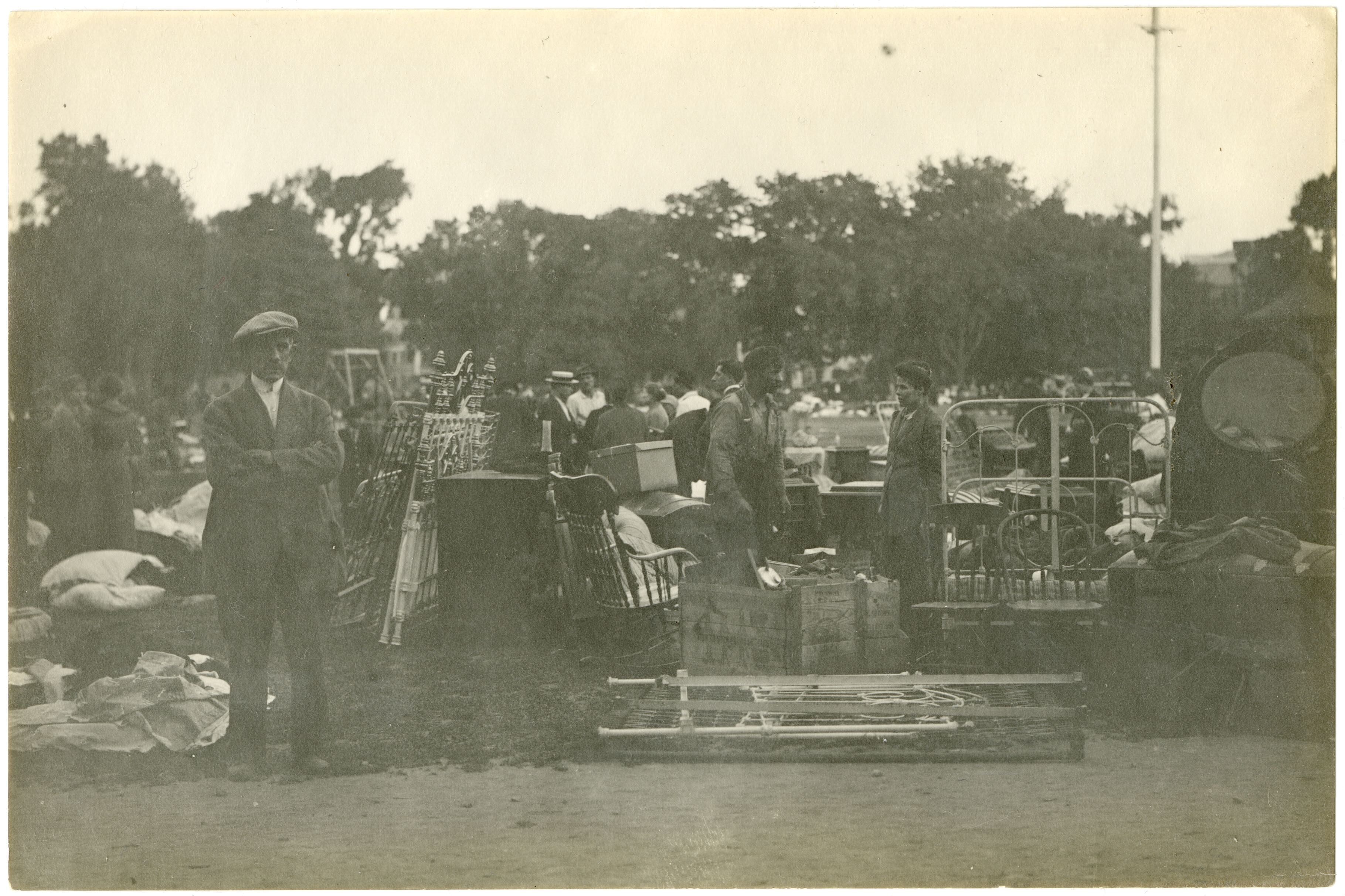 Refugees and their belongings on the Common